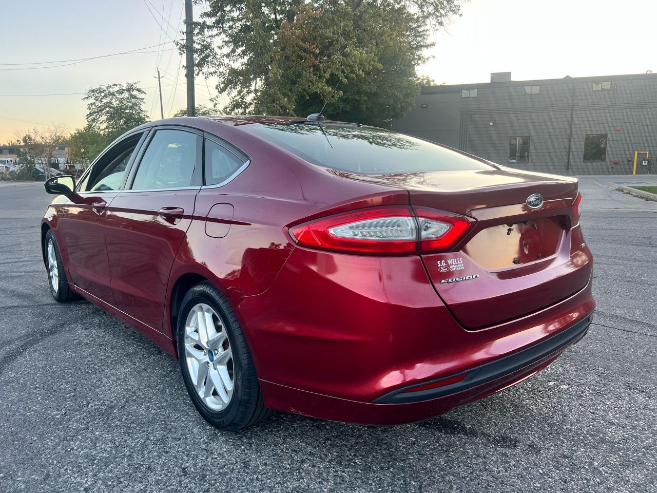 2013 Ford Fusion SE - Photo #11