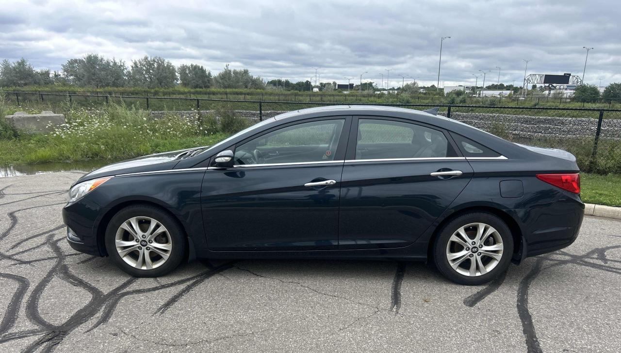 2011 Hyundai Sonata Limited w/Nav Photo2