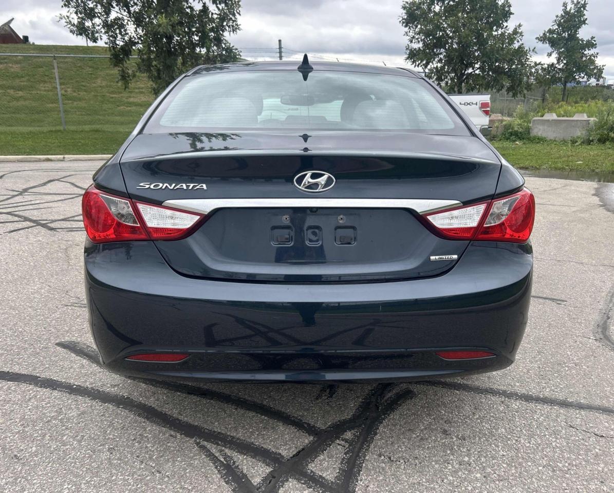 2011 Hyundai Sonata Limited w/Nav Photo4