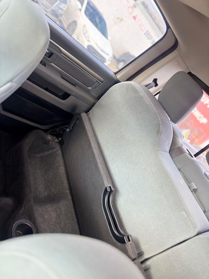 2017 RAM 1500 SLT Photo4