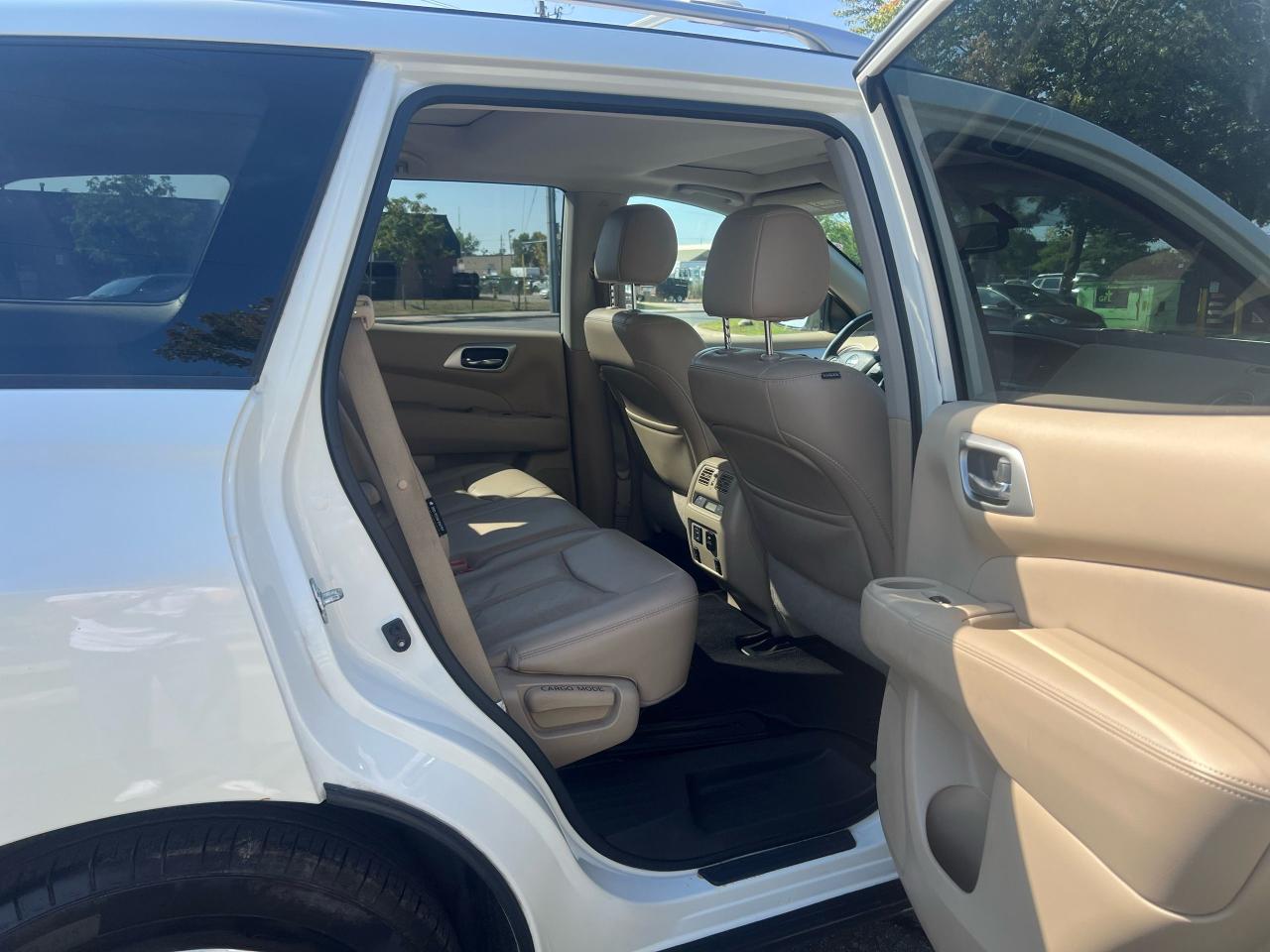 2018 Nissan Pathfinder SL PREMIUM - Photo #13