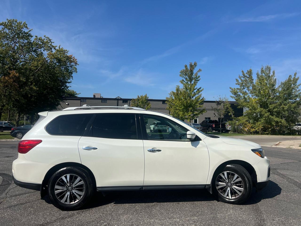 2018 Nissan Pathfinder SL PREMIUM - Photo #11