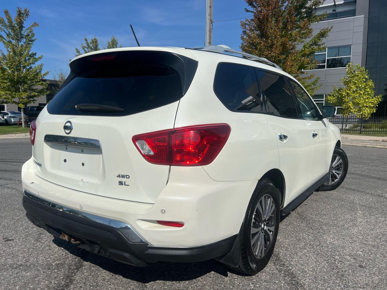 2018 Nissan Pathfinder SL PREMIUM - Photo #7