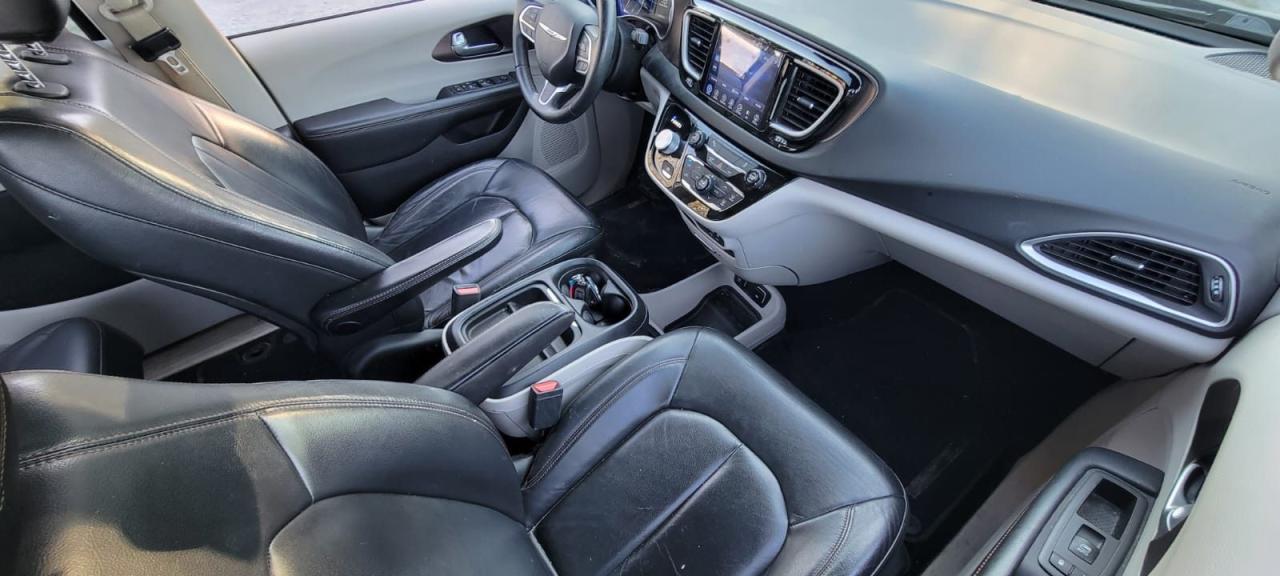 2017 Chrysler Pacifica Touring-L - Photo #8