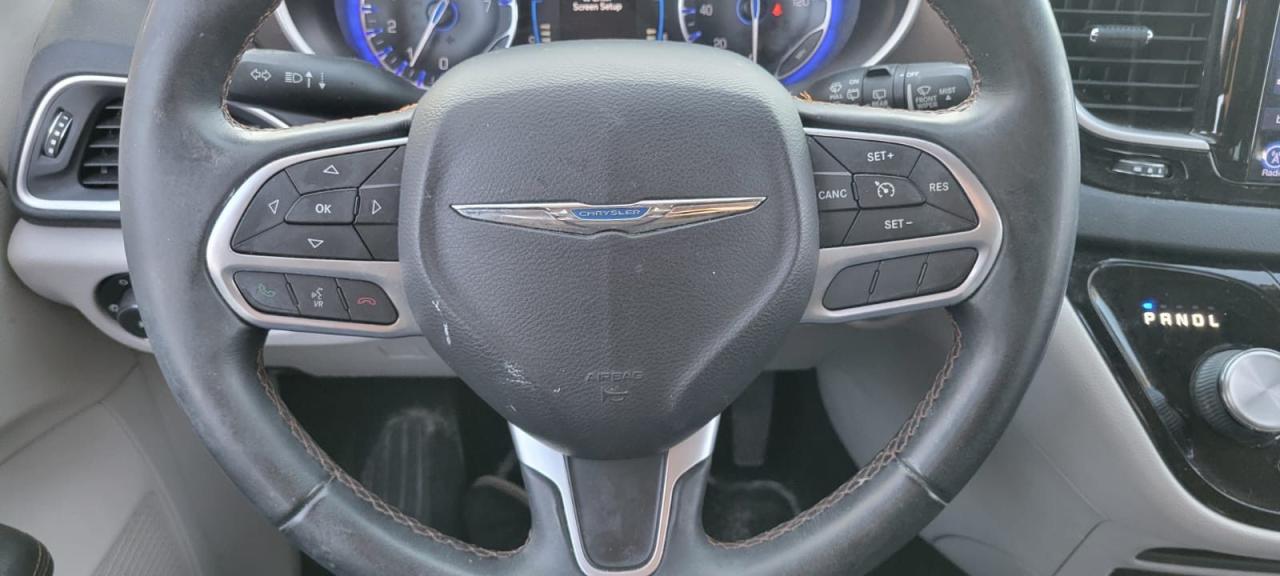 2017 Chrysler Pacifica Touring-L - Photo #11