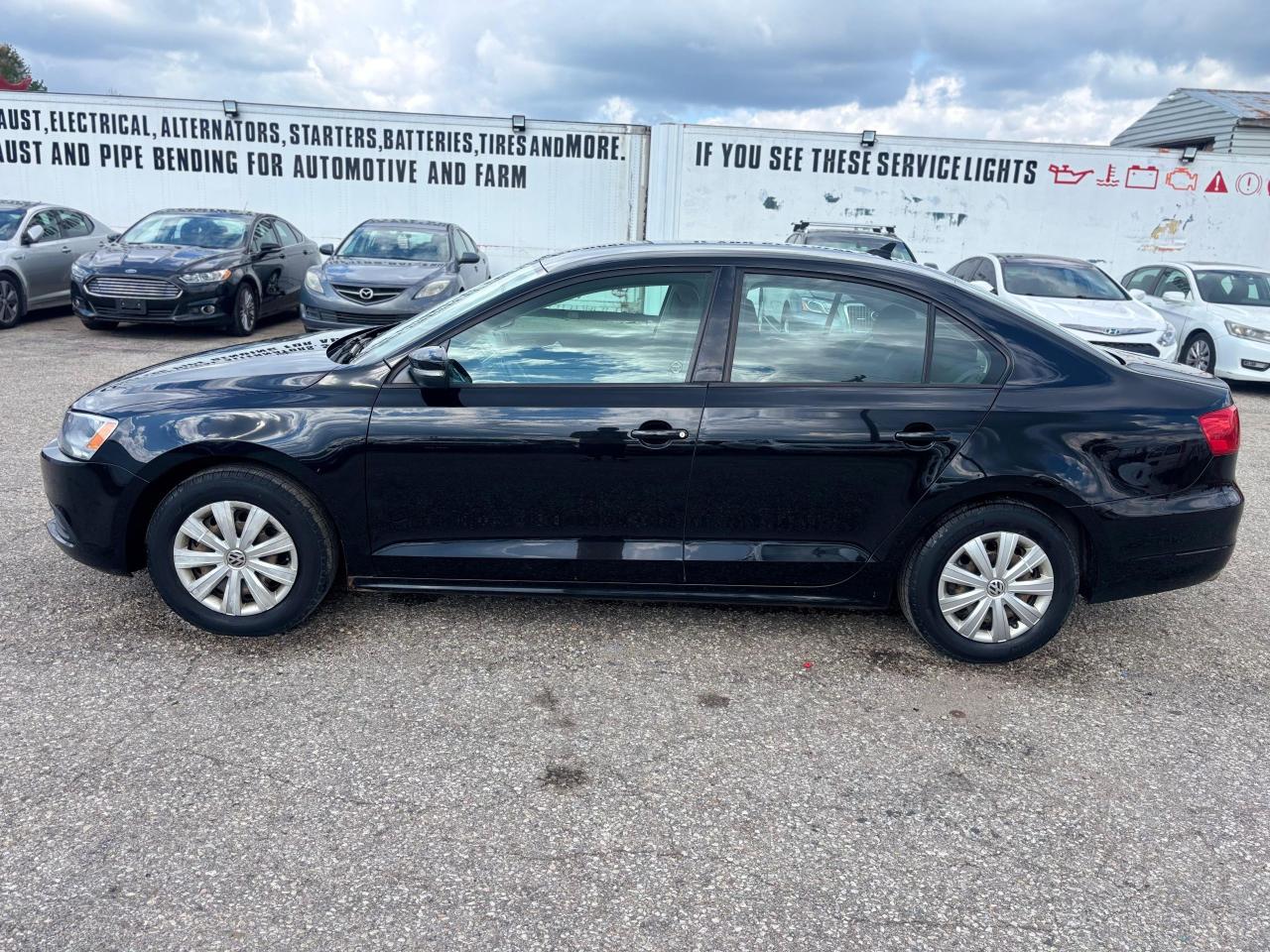 2014 Volkswagen Jetta TRENDLINE+ - Photo #3