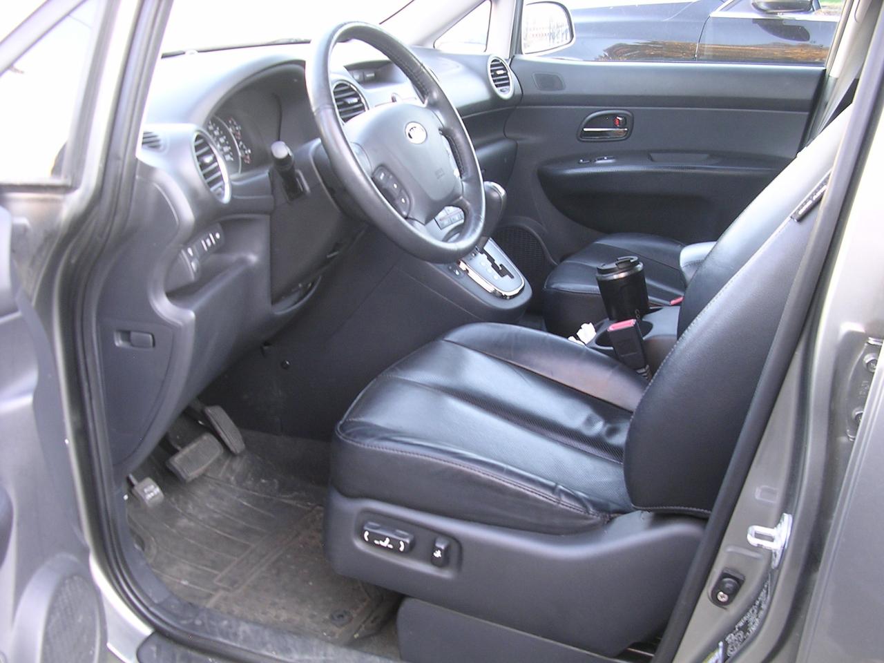 2011 Kia Rondo EX w/3rd Row - Photo #6