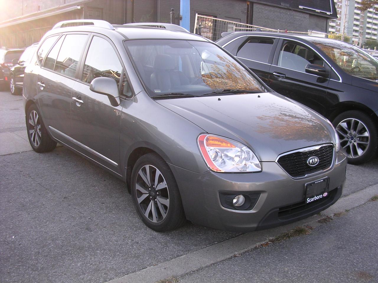 2011 Kia Rondo EX w/3rd Row - Photo #2
