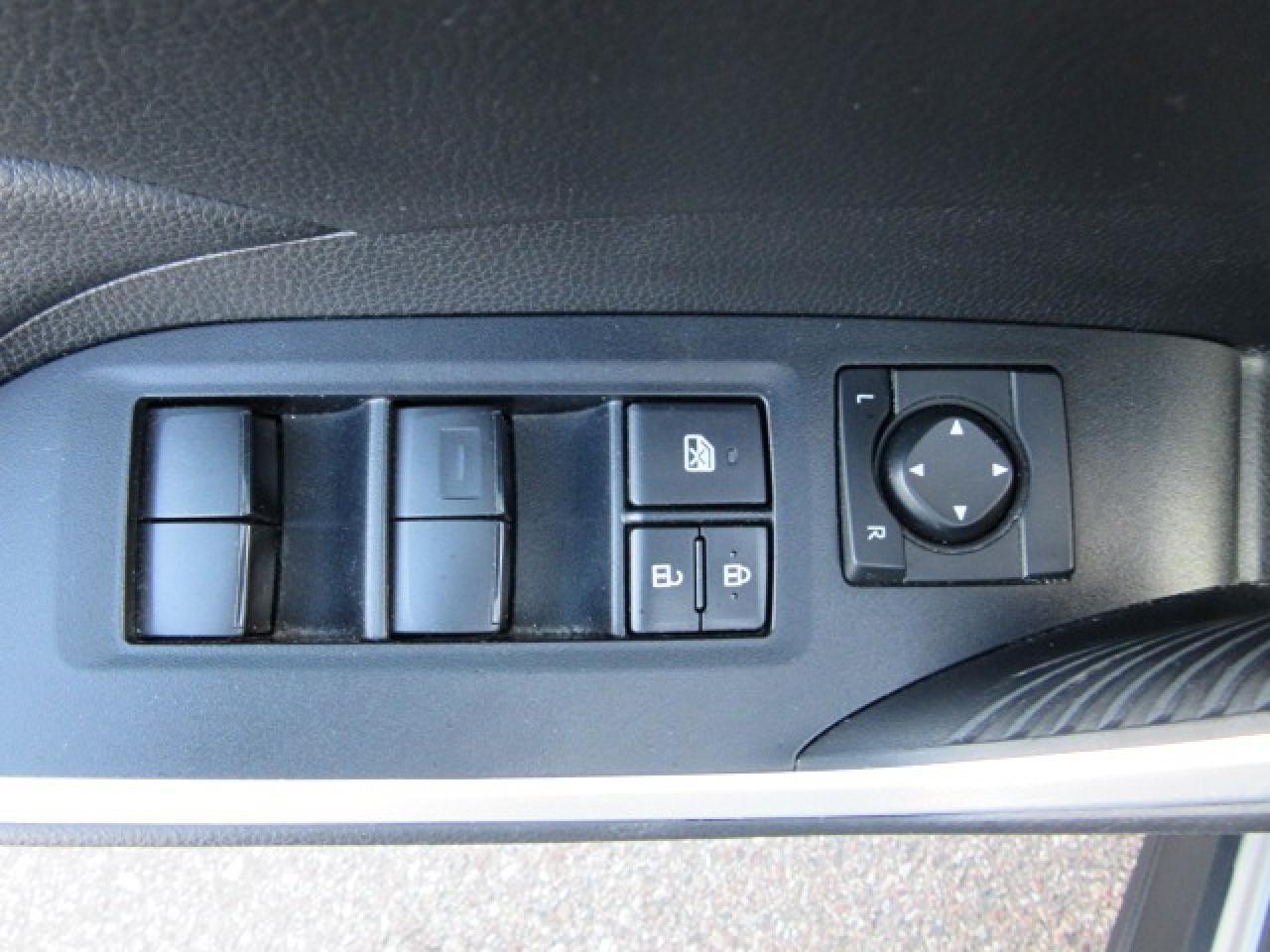 2020 Toyota RAV4 Hybrid XLE Photo
