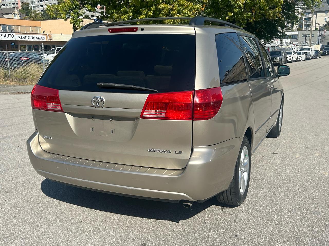 2004 Toyota Sienna CE - Photo #6