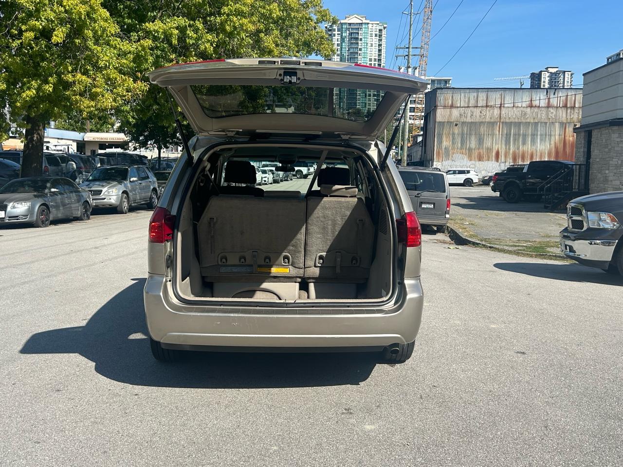 2004 Toyota Sienna CE - Photo #8