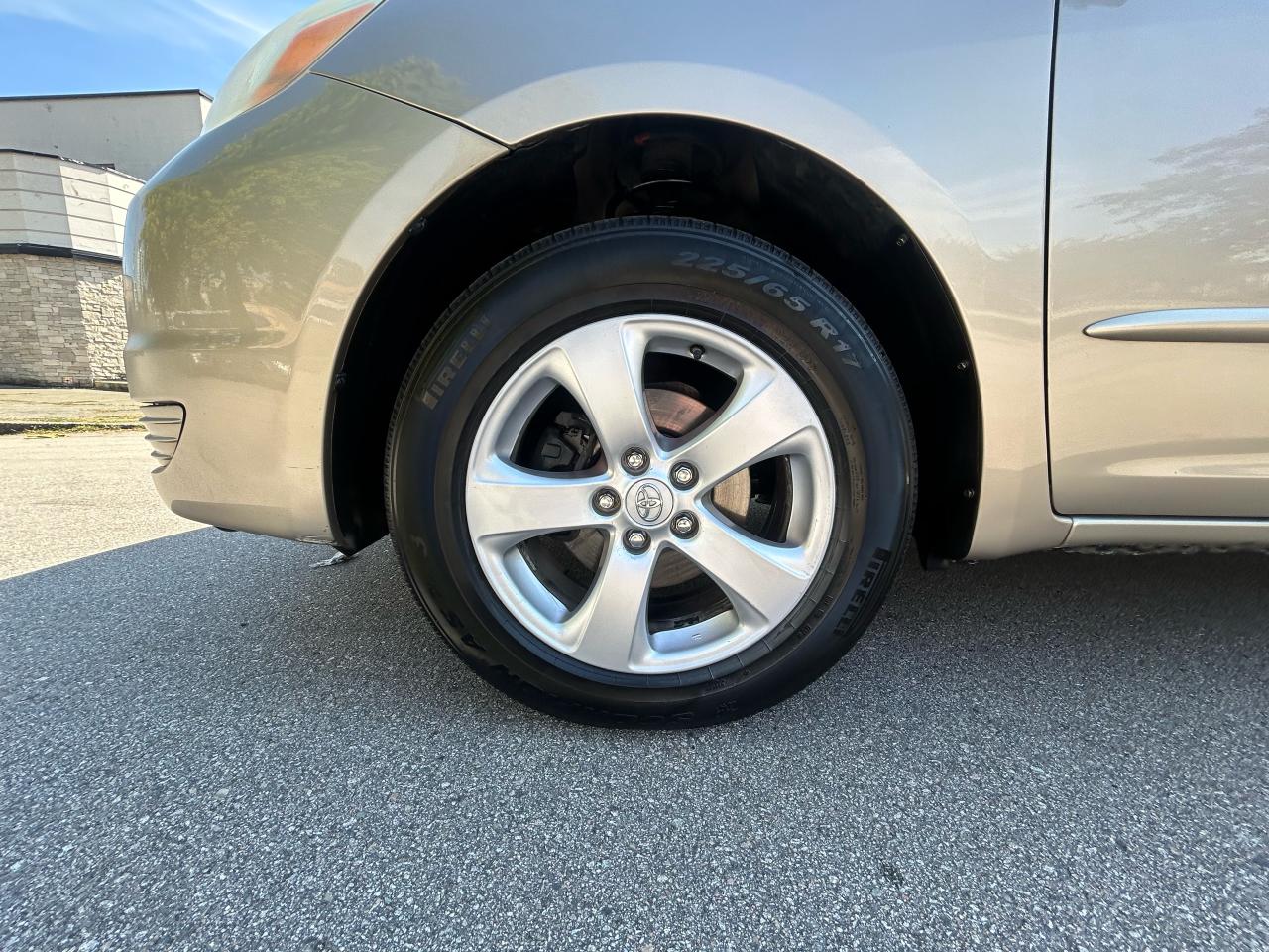 2004 Toyota Sienna CE - Photo #11