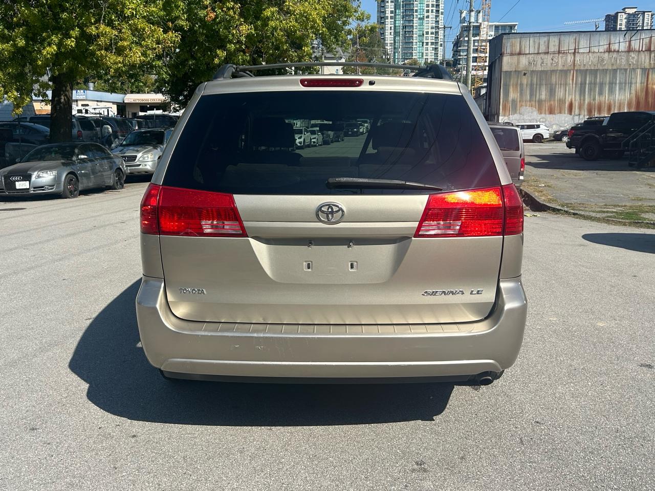 2004 Toyota Sienna CE - Photo #7