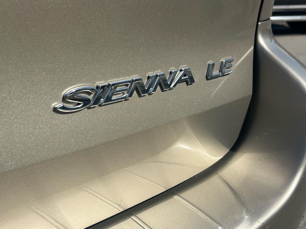 2004 Toyota Sienna CE - Photo #14