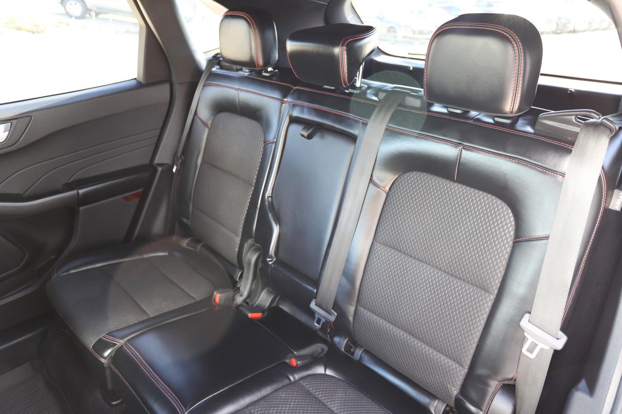 2023 Ford Escape ST-Line Select AWD Photo5