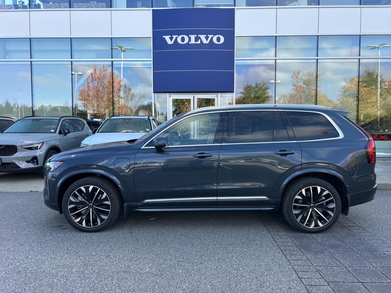 New 2026 Volvo XC90 Plug-In Hybrid T8 AWD Ultra Bright Theme 6-Seater for sale in Surrey, BC