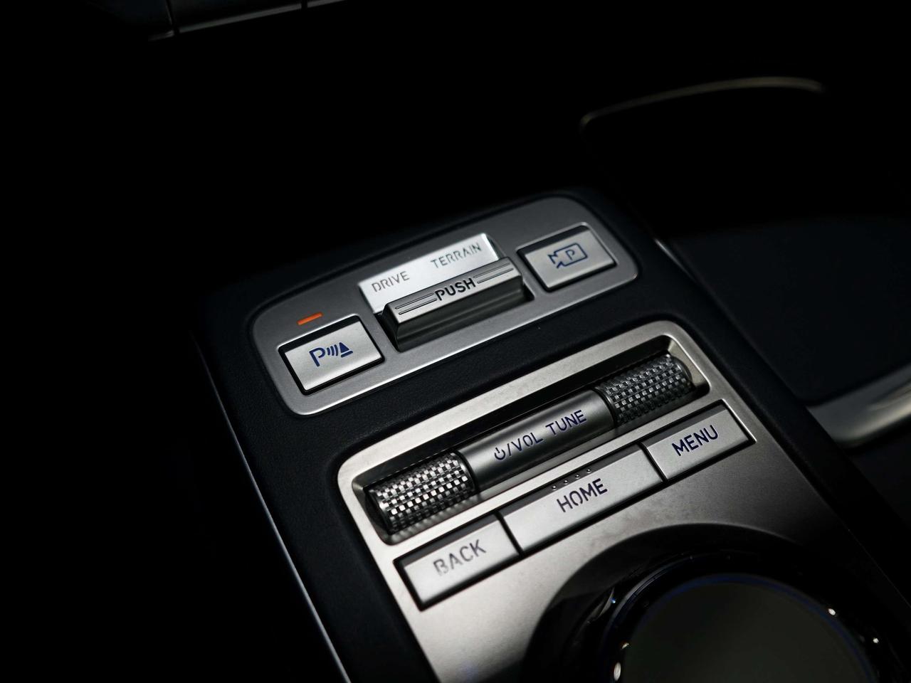 2023 Genesis GV70 Sport Plus/PANO/HUD/21 IN RIM/PANO/360CAM/1OWNER Photo