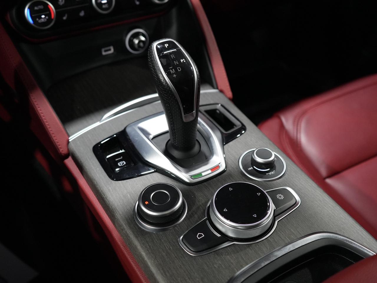 2021 Alfa Romeo Stelvio Ti/PANO/CAM/NAV/HARMAN K/DRIVE ASSIST/NO ACCIDENTS Photo