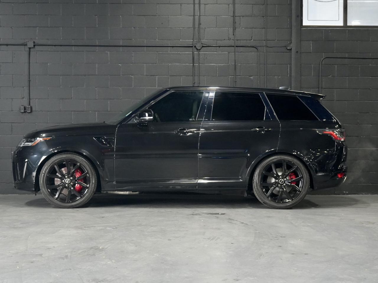 2018 Land Rover Range Rover Sport V8  SVR/HUD/360CAM/PANO/MERIDIAN/22 IN RIMS Photo3