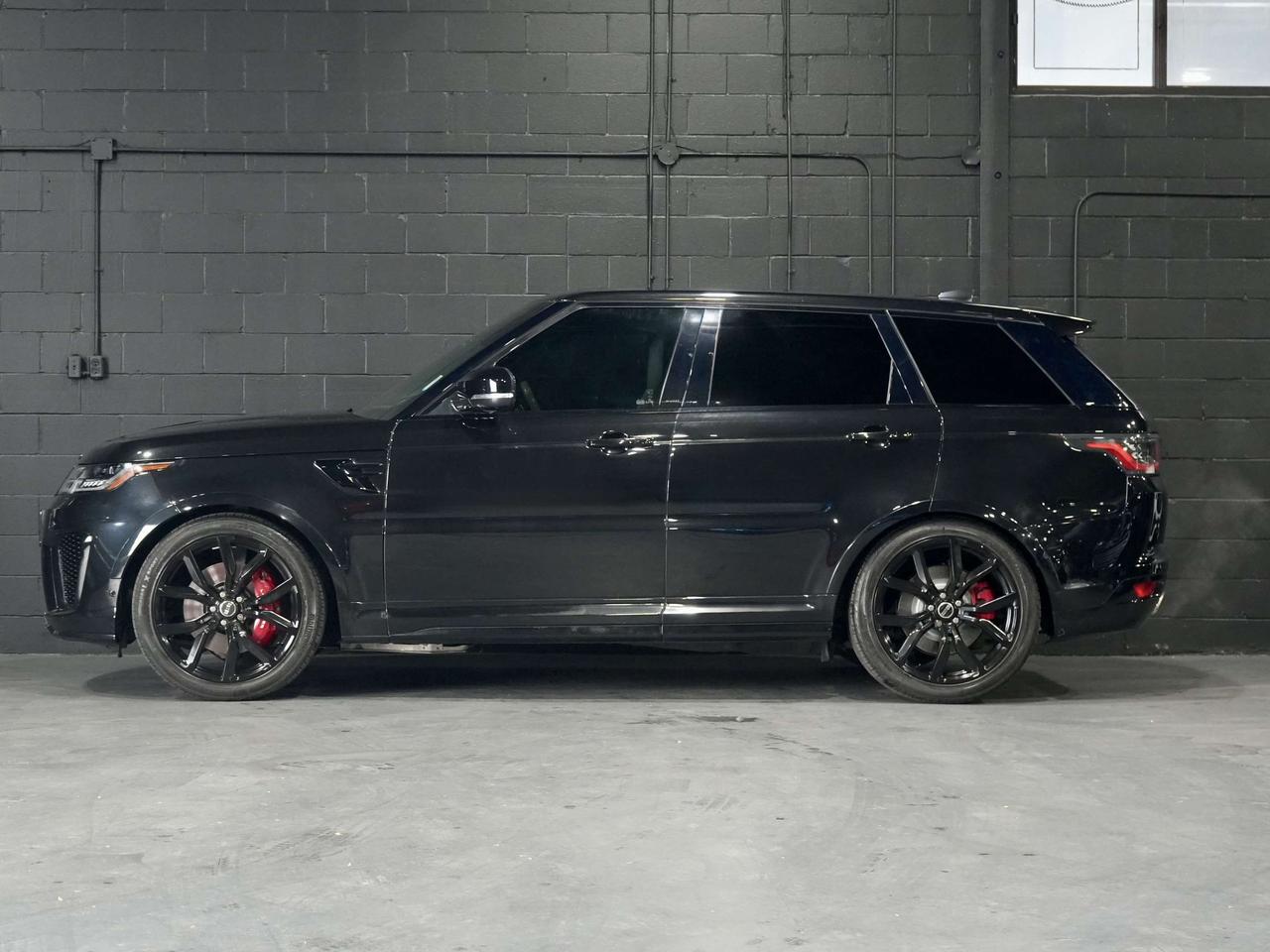 2018 Land Rover Range Rover Sport V8  SVR/HUD/360CAM/PANO/MERIDIAN/22 IN RIMS Photo