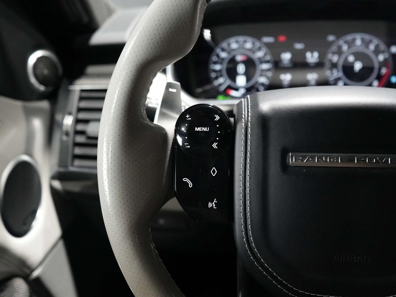 2018 Land Rover Range Rover Sport V8  SVR/HUD/360CAM/PANO/MERIDIAN/22 IN RIMS Photo