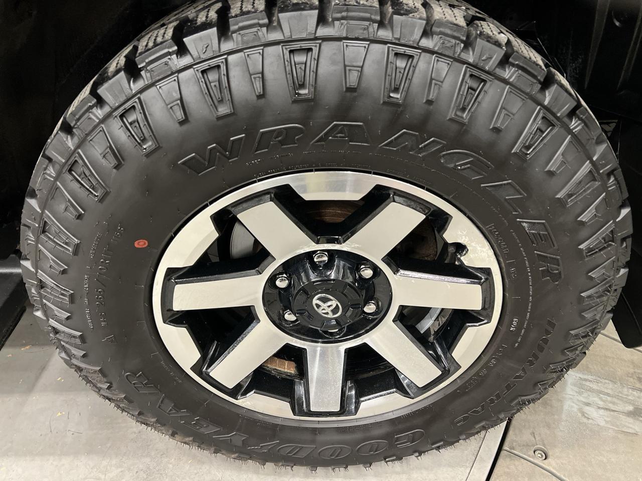 2019 Toyota 4Runner 4X4 | 7-PASSENGER | HTD LEATHER |SUNROOF | TOW PKG Photo