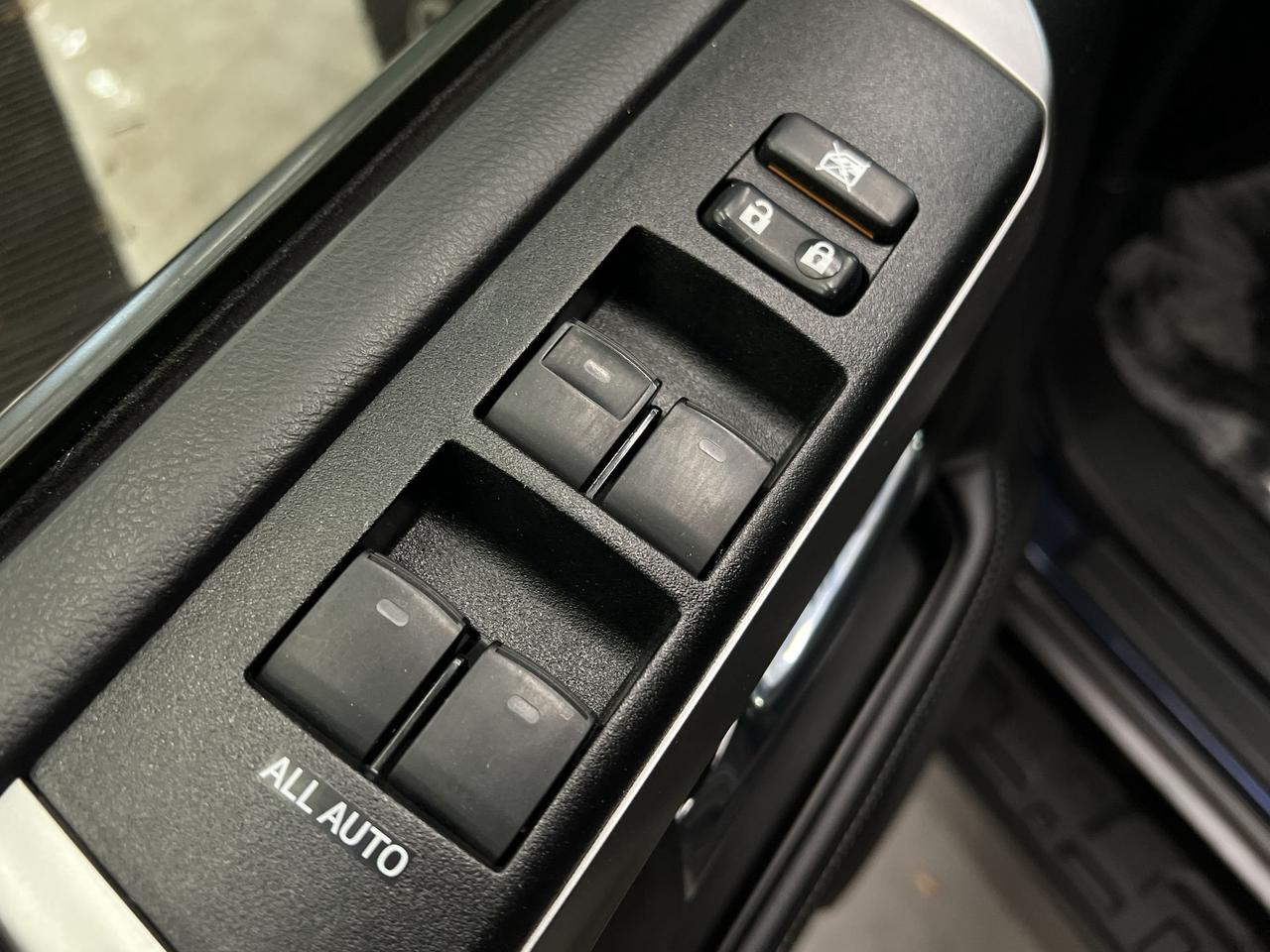 2019 Toyota 4Runner 4X4 | 7-PASSENGER | HTD LEATHER |SUNROOF | TOW PKG Photo