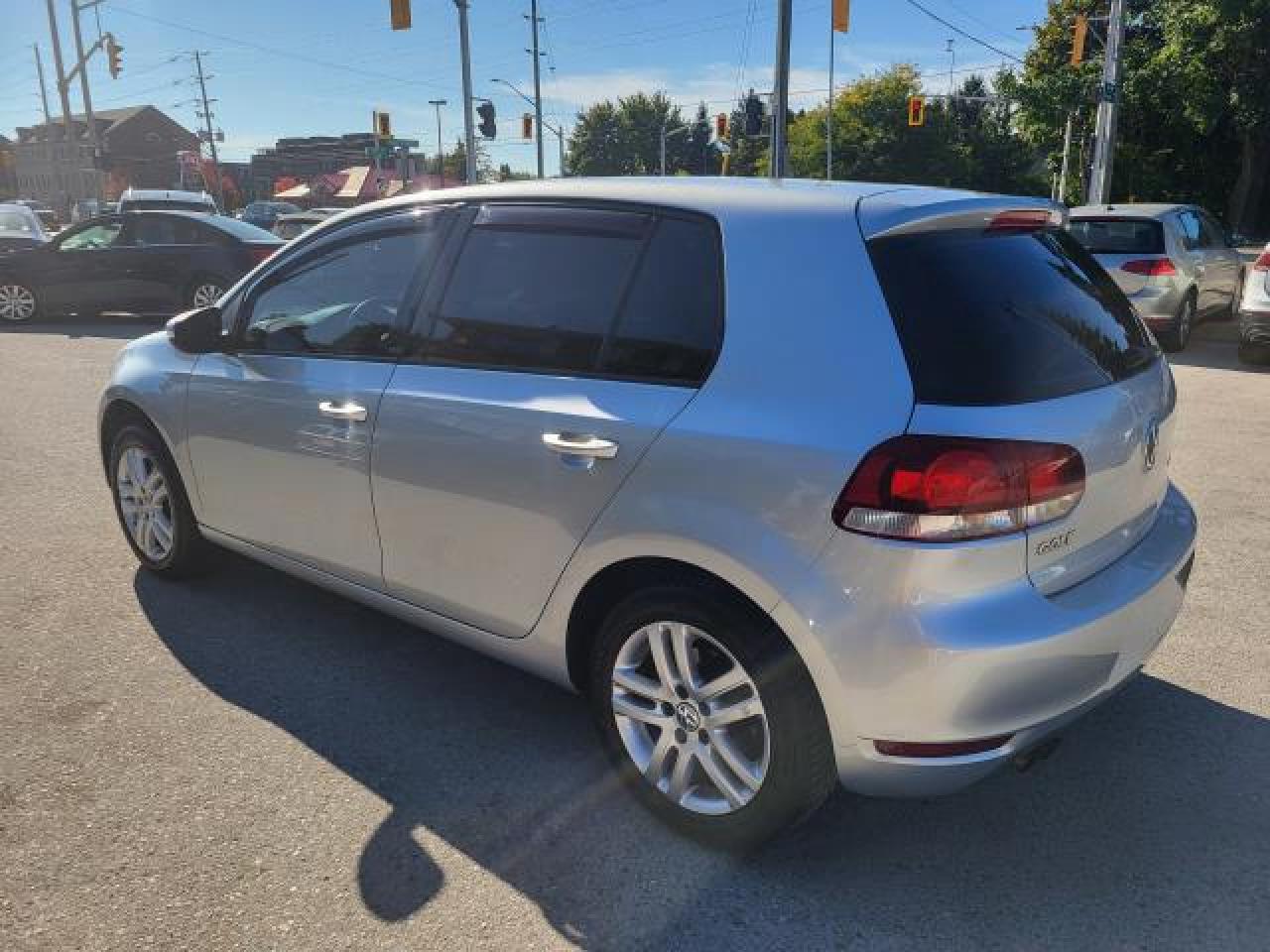 2012 Volkswagen Golf TRENDLINE Photo24