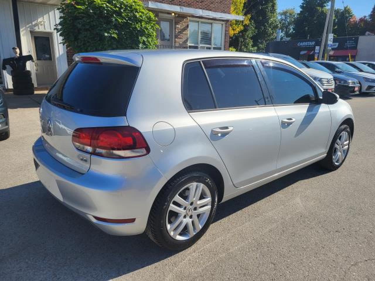 2012 Volkswagen Golf TRENDLINE Photo3