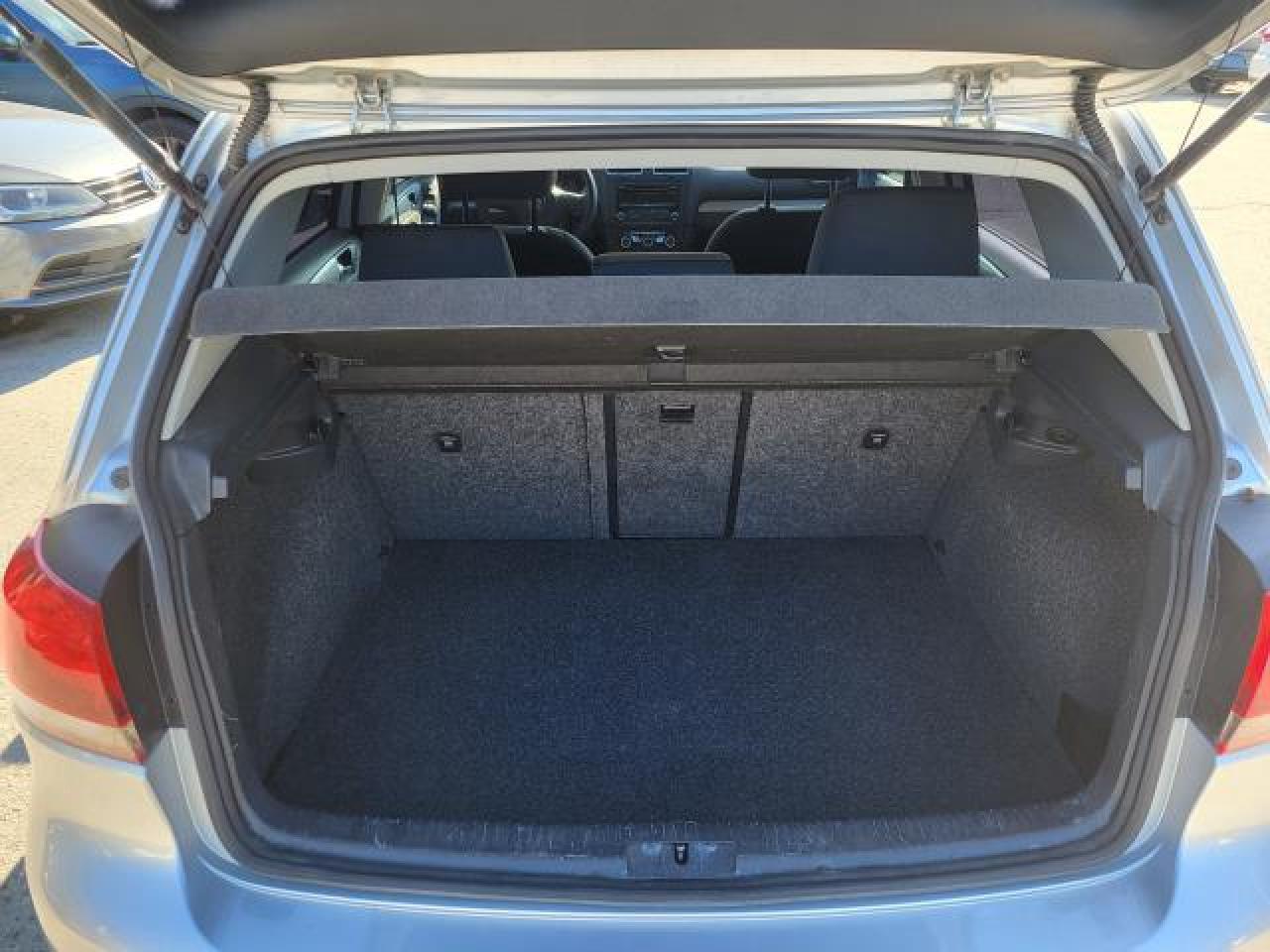 2012 Volkswagen Golf TRENDLINE Photo34