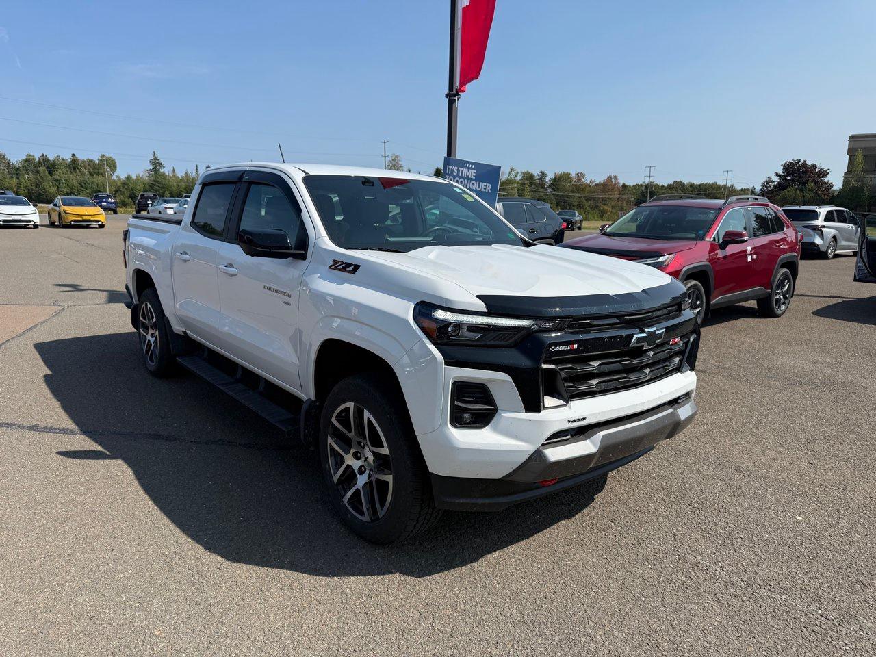 2024 Chevrolet Colorado 4WD Z71 Photo2