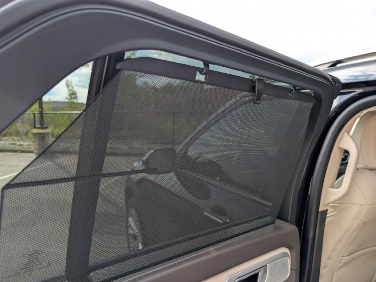 2022 Ford Explorer Platinum  **TECHNOLOGY PACKAGE** Photo