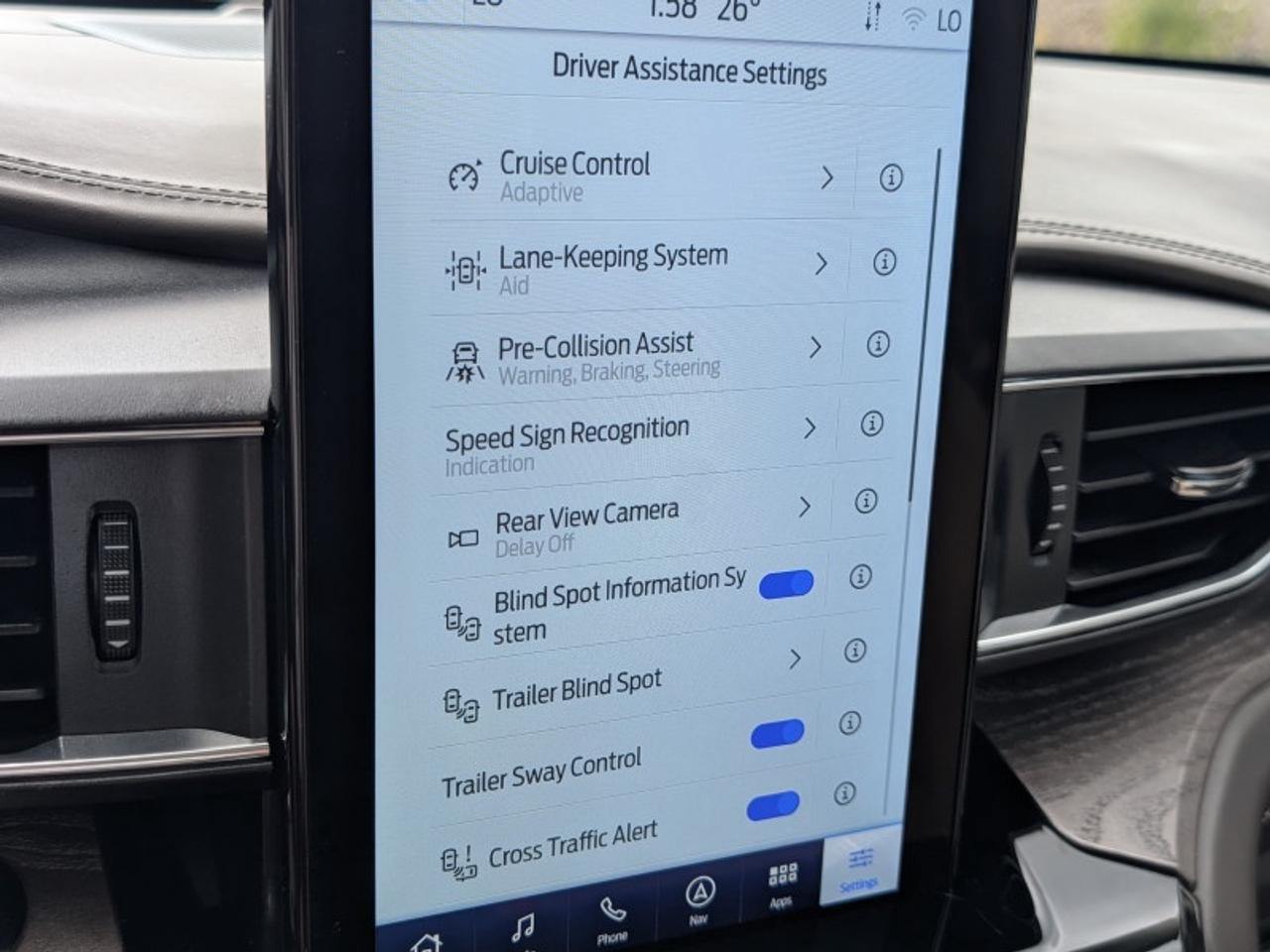 2022 Ford Explorer Platinum  **TECHNOLOGY PACKAGE** Photo