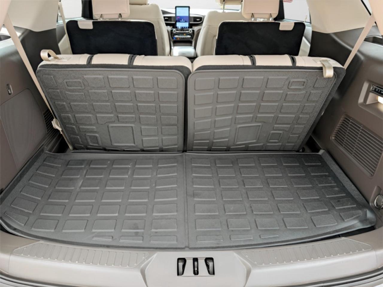 2022 Ford Explorer Platinum  **TECHNOLOGY PACKAGE** Photo