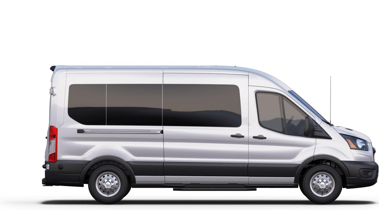 2025 Ford Transit Passenger Wagon XL Photo4