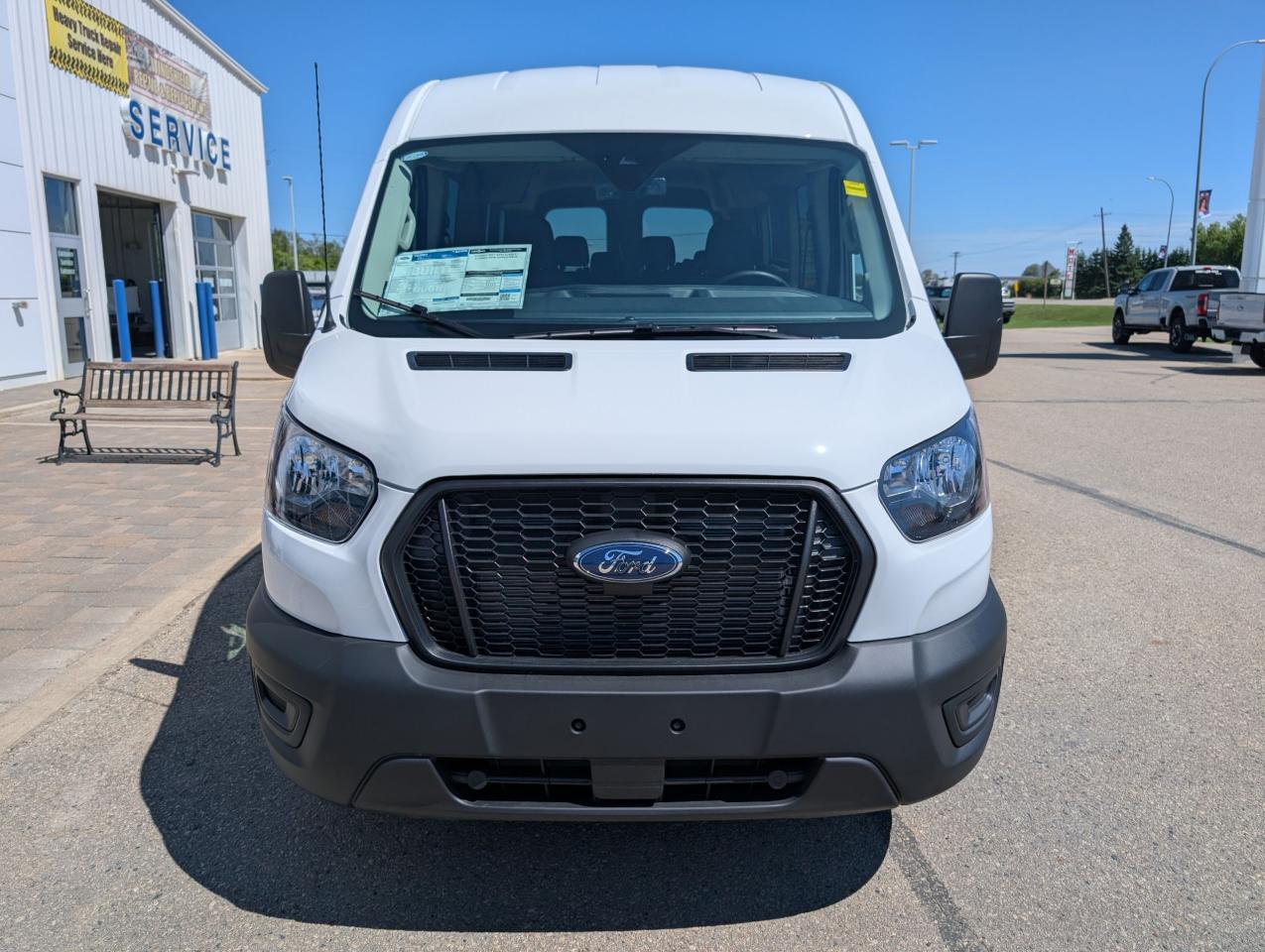 2025 Ford Transit Passenger Wagon XL Photo2