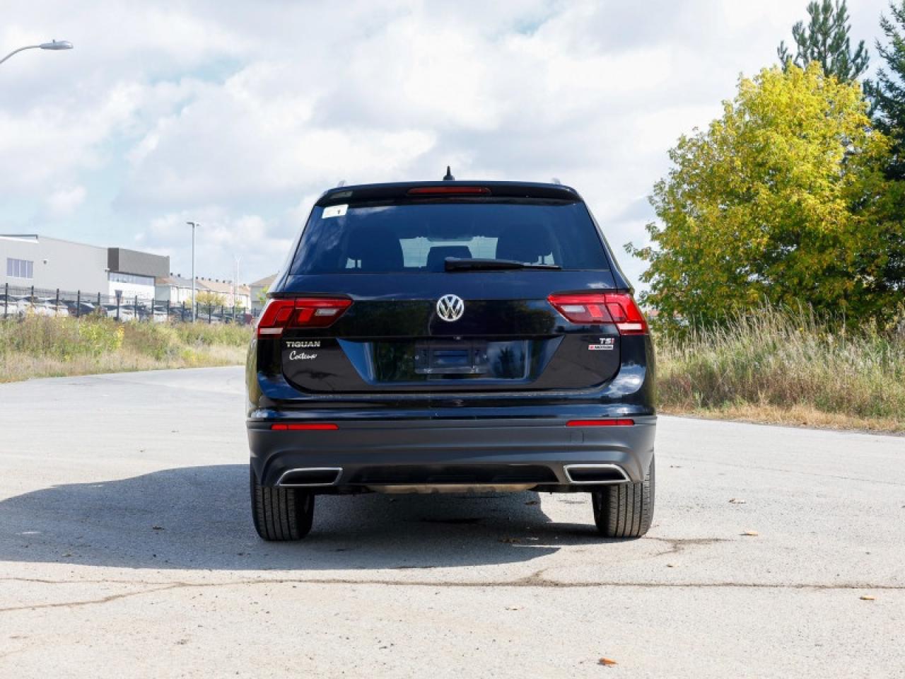 2018 Volkswagen Tiguan Trendline 4MOTION  - Aluminum Wheels - $163 B/W Photo3