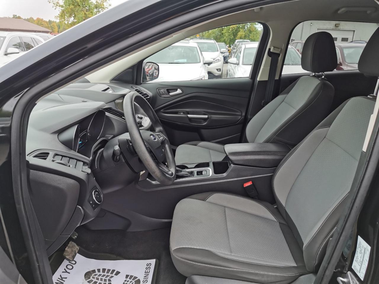 2017 Ford Escape SE - Photo #11