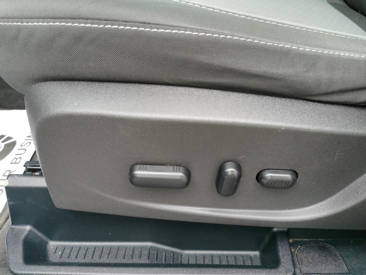2017 Ford Escape SE - Photo #12