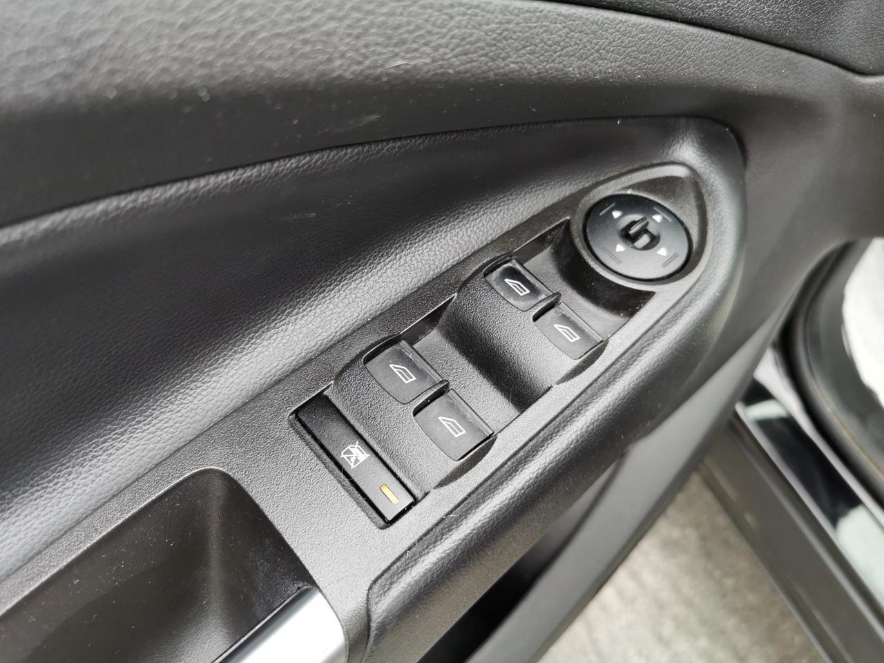 2018 Ford Escape SEL 4WD Photo