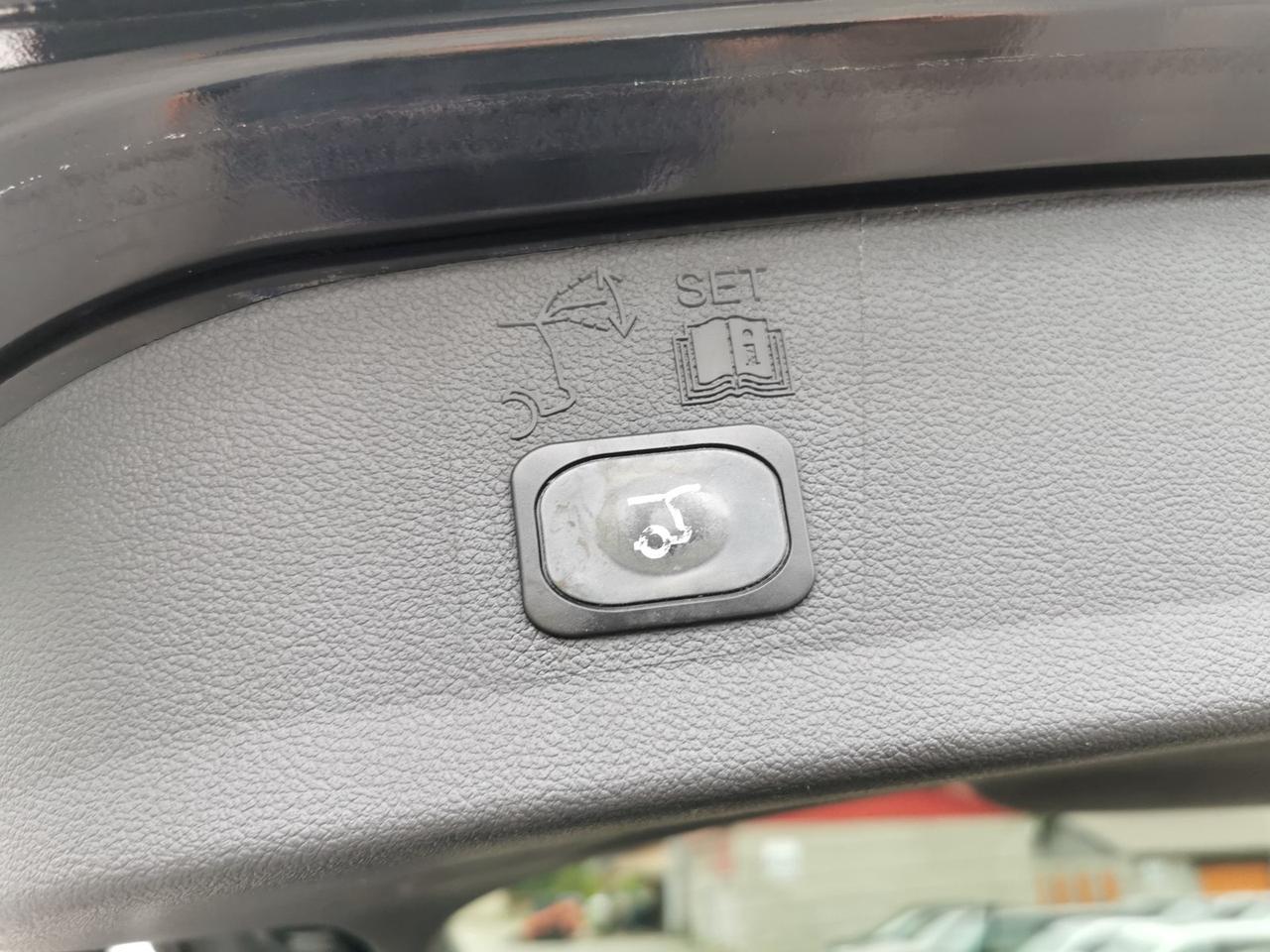 2018 Ford Escape SEL 4WD Photo