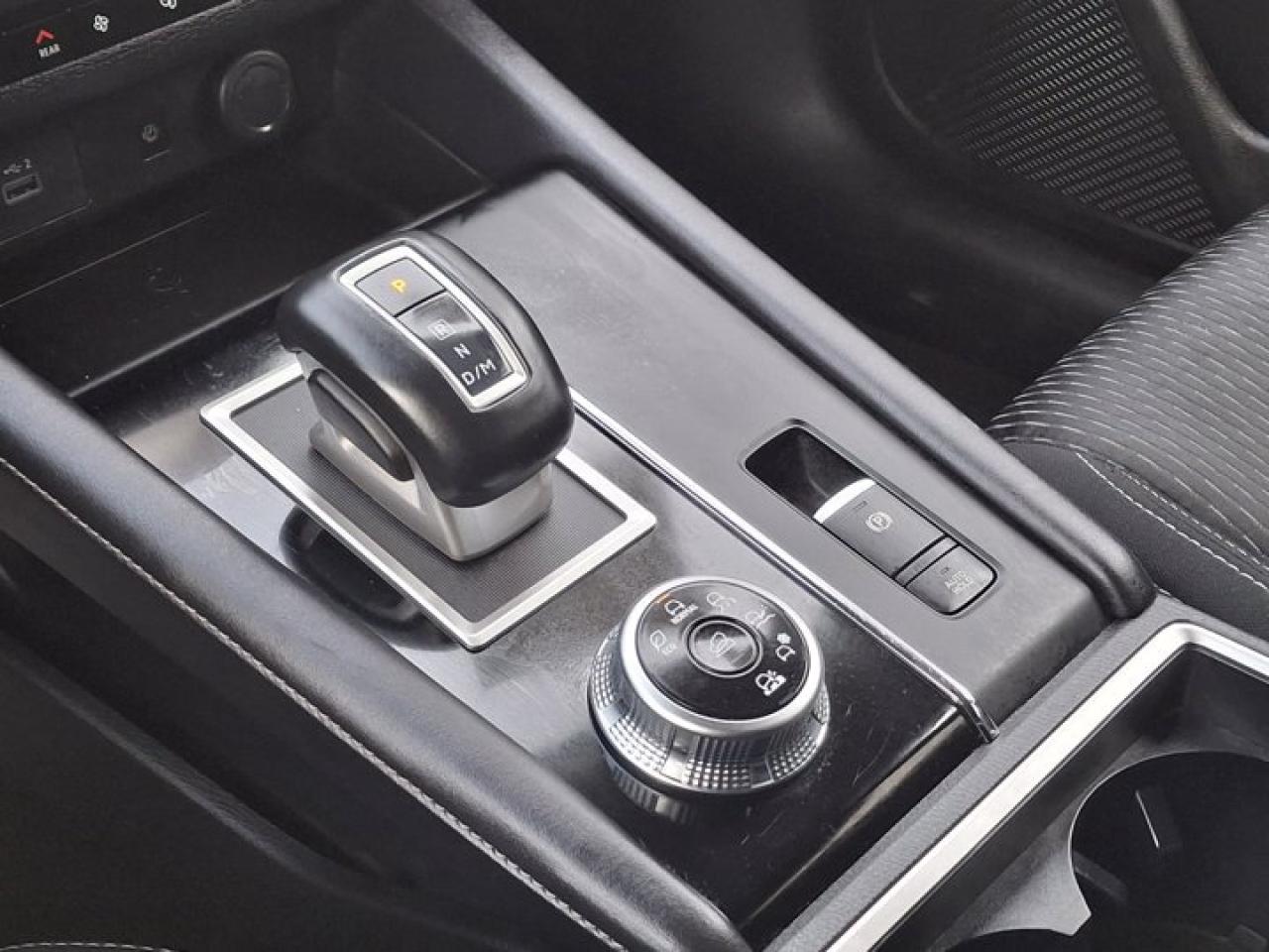 2024 Mitsubishi Outlander SE AWC | 7 Passenger | Panoramic Sunroof | Heated Wheel + Seats | Power Liftgate | and More ! Photo