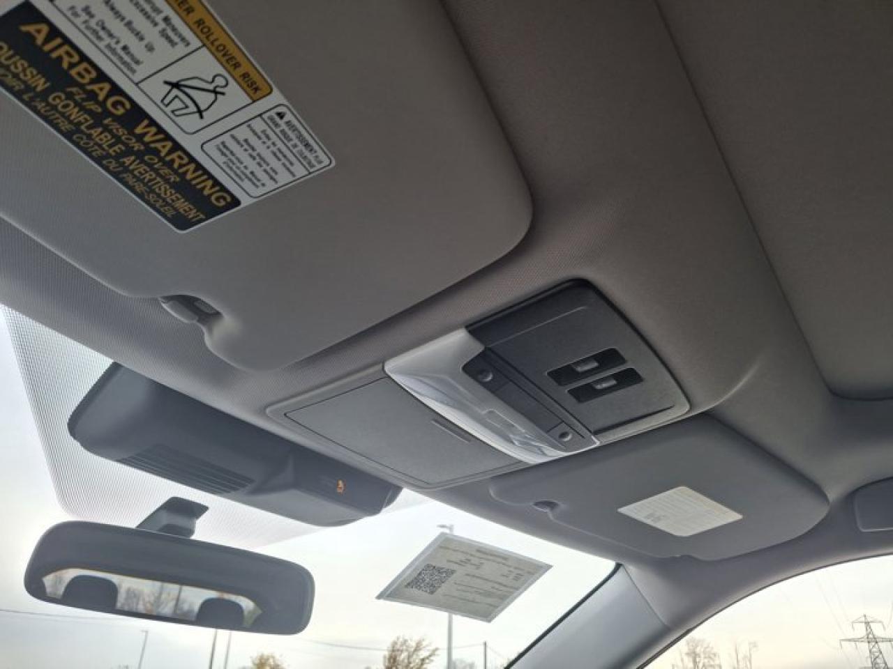 2024 Mitsubishi Outlander SE AWC | 7 Passenger | Panoramic Sunroof | Heated Wheel + Seats | Power Liftgate | and More ! Photo