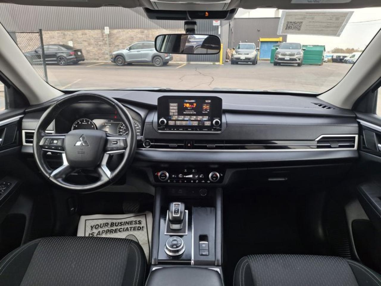 2024 Mitsubishi Outlander SE AWC | 7 Passenger | Panoramic Sunroof | Heated Wheel + Seats | Power Liftgate | and More ! Photo