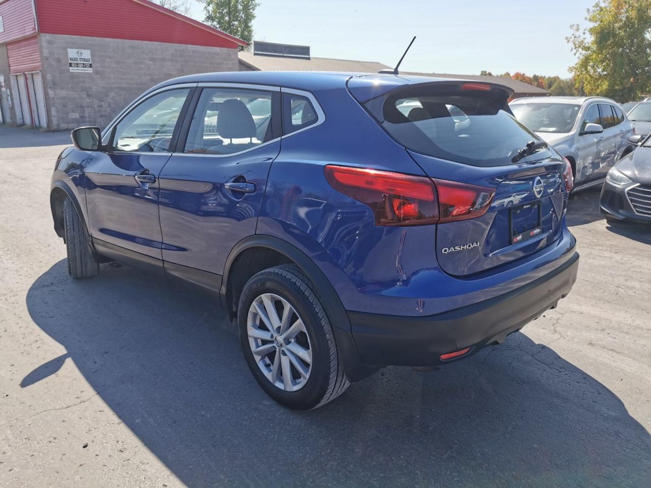 2018 Nissan Qashqai SV Photo2