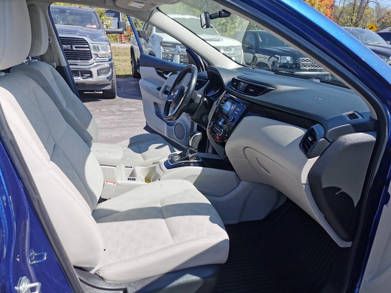 2018 Nissan Qashqai SV Photo