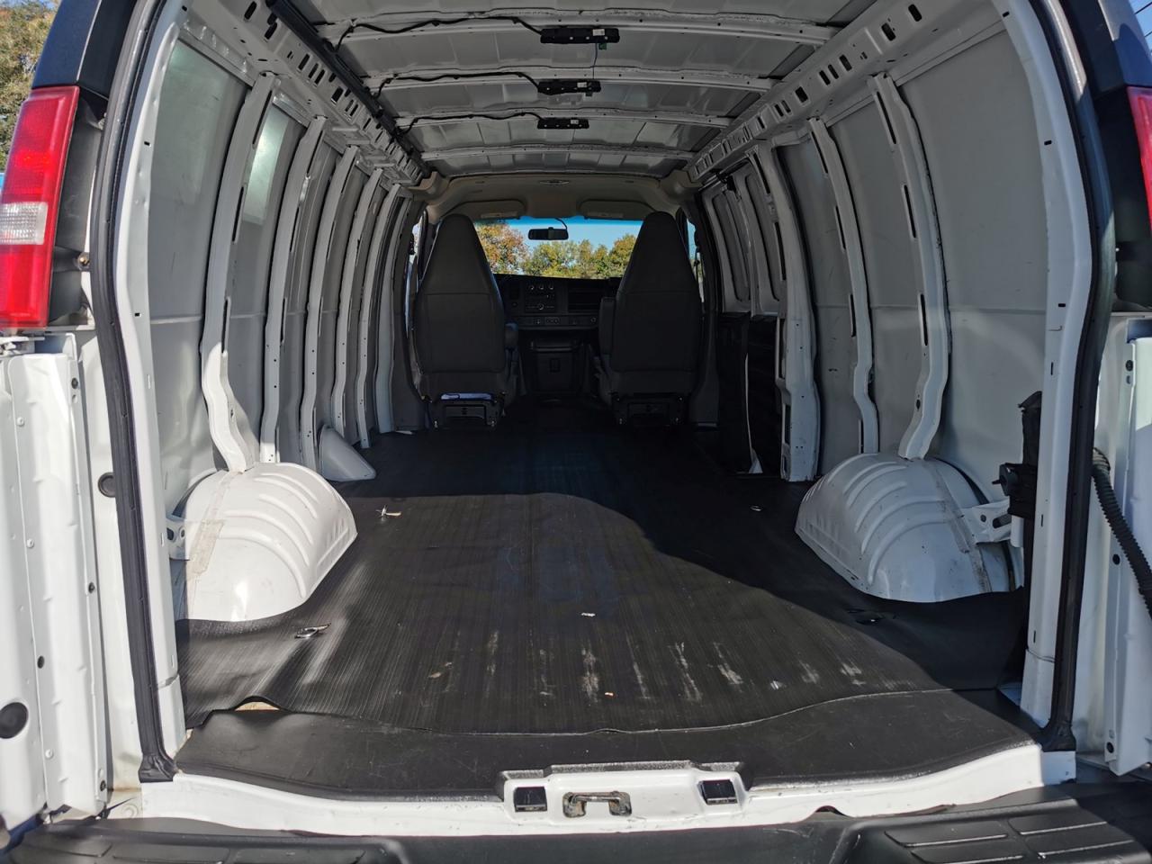 2021 Chevrolet Express 2500 - Photo #15