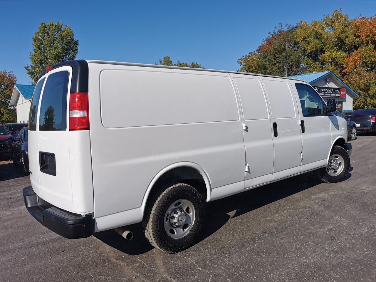 2021 Chevrolet Express 2500 Photo
