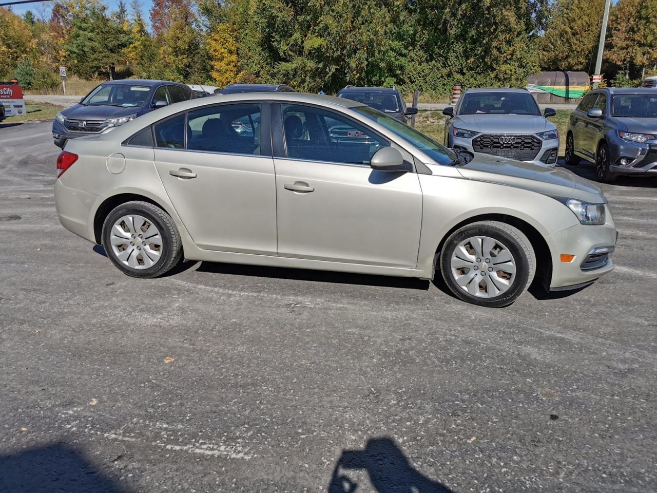 2016 Chevrolet Cruze Limited 1LT Photo3