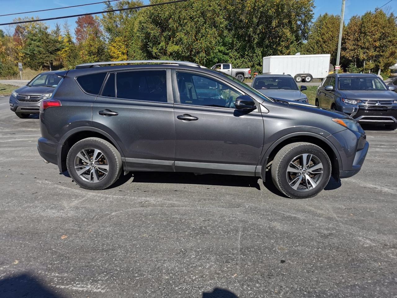 2016 Toyota RAV4 XLE AWD - Photo #4
